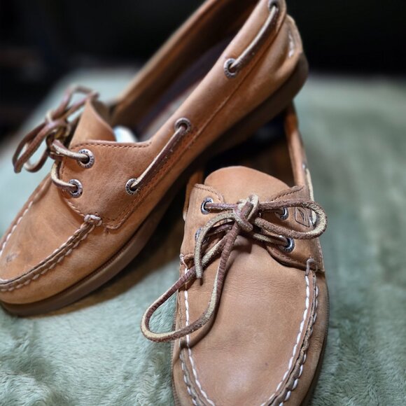 Sperry's - Picture 2 of 6